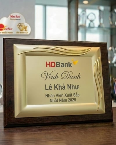 Bảng vinh danh nhập khẩu có sẵn mẫu đẹp HD Bank