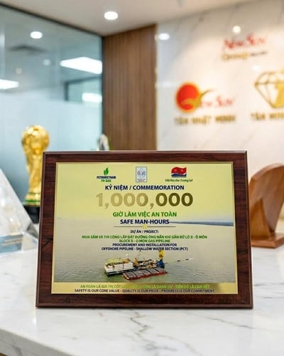 Bảng Vinh Danh In Nhôm Cao Cấp – Bằng Chứng Nhận Nhân Viên, Đối Tác