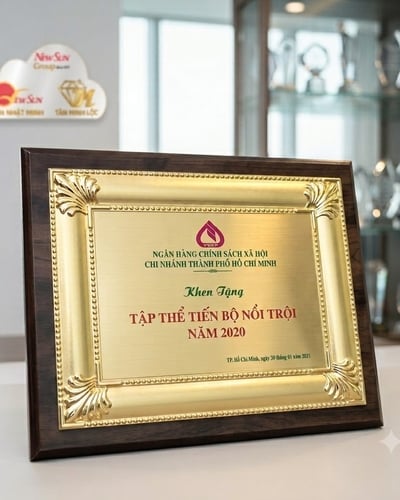 Bảng vinh danh nhập khẩu có sẵn mẫu đẹp hoa văn 4 góc