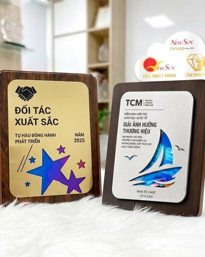Bảng vinh danh Gỗ & Kim loại đẹp cao cấp 20x25 cm