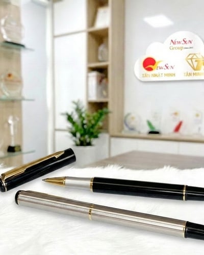 Bút Ký Kim Loại Khắc Tên Cao Cấp - Quà Tặng Doanh Nghiệp Tinh Tế
