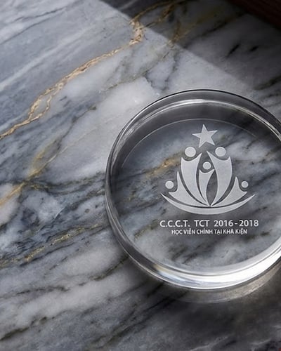 Chặn giấy pha lê, Chặn giấy nửa quả cầu