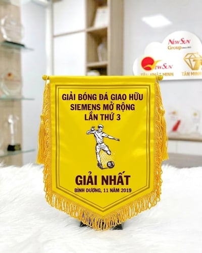 Mẫu Cờ Lưu Niệm Bóng Đá - Top Các Mẫu Rẻ Đẹp Thịnh Hành