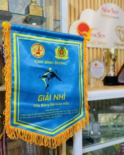 Mẫu Cờ Lưu Niệm Bóng Đá - Top Các Mẫu Rẻ Đẹp