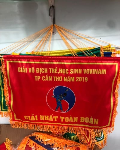 Cờ lưu niệm giá rẻ 8