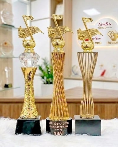Cúp âm nhạc vàng lưu niệm đẹp