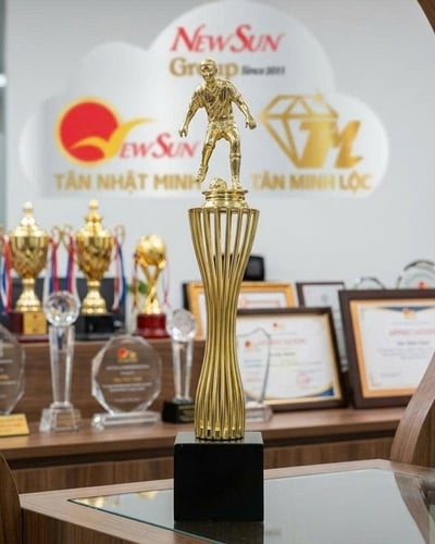 Cúp bóng đá lưu niệm đẹp -23