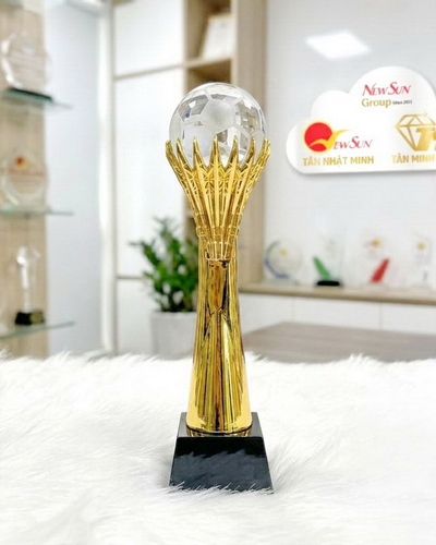 Cúp Bóng Đá Ngọn Đuốc Kim Loại 