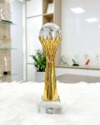 Cúp Bóng Đá Ngọn Đuốc Kim Loại 