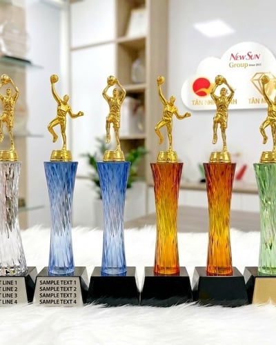 Đặt Mẫu Cúp Bóng Chuyền Pha Lê Thân Màu
