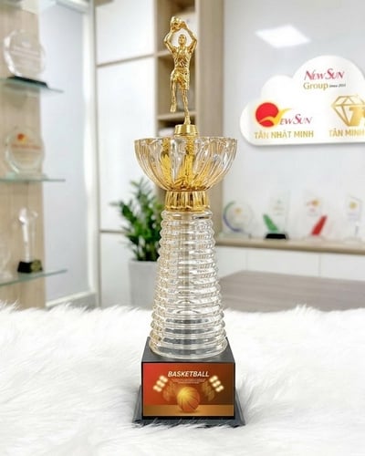 Cúp Bóng Rổ Pha Lê Cao Cấp Kết Hợp Đế Gỗ