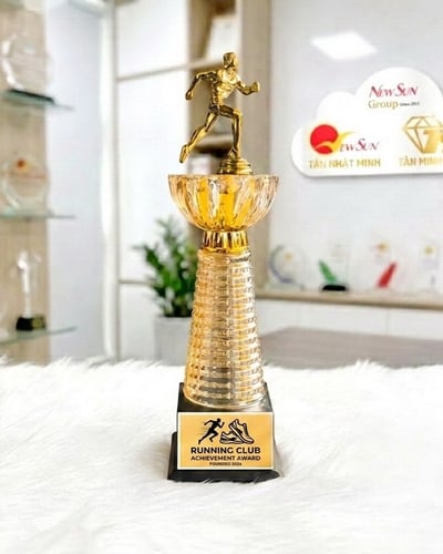 Cúp Chạy Bộ Pha lê Màu Đẹp Cao Cấp