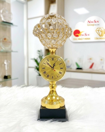 Cúp giải thưởng kim loại độc đáo cho các giải
