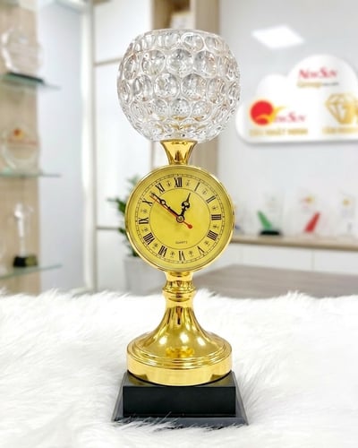 Cúp giải thưởng kim loại đẹp độc đáo