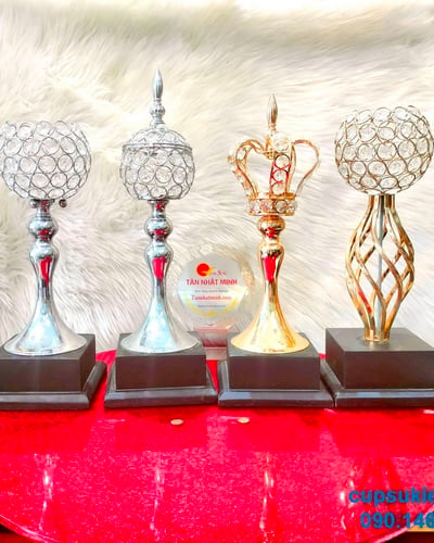 Cúp giải thưởng, Cúp hoa hậu, Cúp làm đẹp Spa kim loại 94