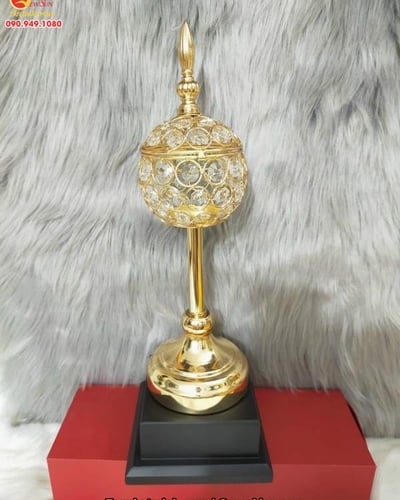 Cúp thể thao kim loại 97