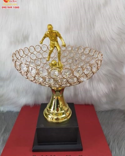 Cúp đá bóng thể thao kim loại - 31