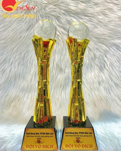 Cúp vinh danh, lưu niệm mạ vàng 11