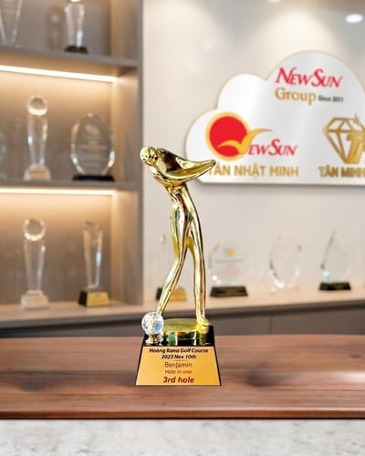 Cúp golf đẹp kim loại thể thao si mạ vàng cao cấp