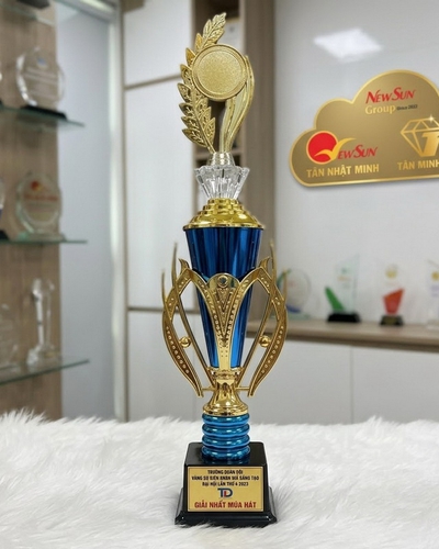 Cúp nhựa giá rẻ 14
