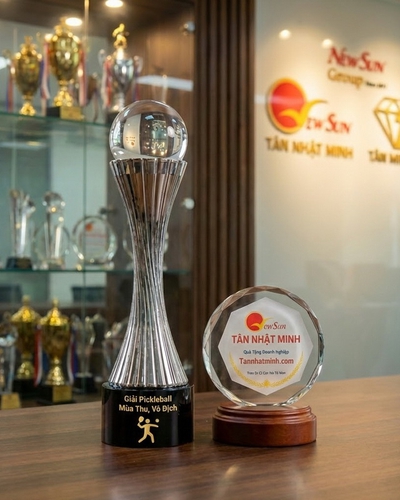Cúp Pickleball Pha Lê - Món Quà Ý Nghĩa