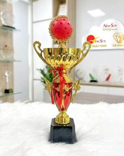 Cúp Pickeball Chén Thánh Đỏ 