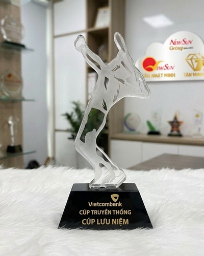 Mẫu cúp tennis hình người, Cúp pha lê tennis đẹp - Xưởng sản xuất TNM