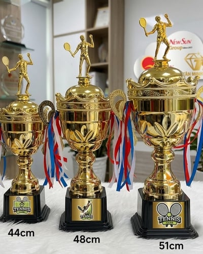 Cúp Tennis Kim Loại Vương Miện