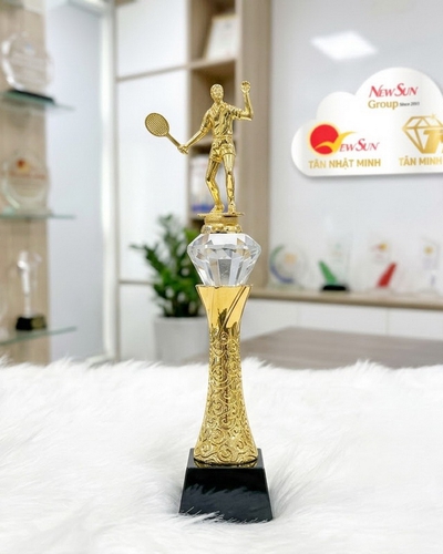 Cúp Tennis Thân Trụ 6 Cạnh Đế Pha Lê 