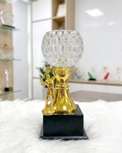 Cúp Tennis Tô Chấm Bi Chân Kim Loại