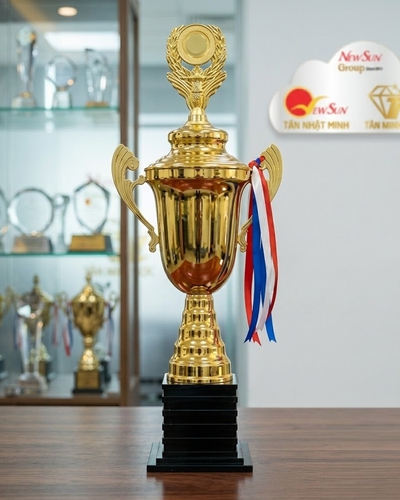 Cúp thể thao kim loại nhập khẩu trực tiếp