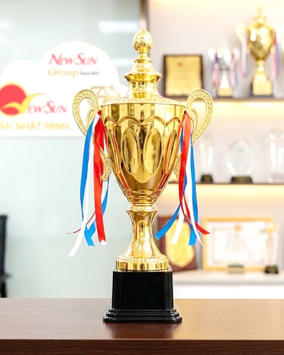 Cúp Thể Thao Kim Loại Cao Cấp - Mẫu Cúp Lưu Niệm Đẹp Giá Rẻ Mã 2082