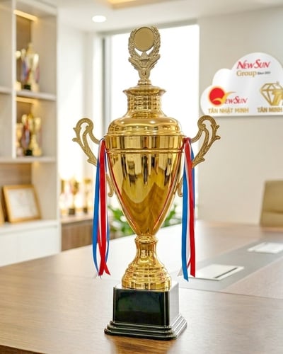 Cúp Thể Thao Kim Loại Cao Cấp - Mẫu Mới Nhập Cao 73 cm