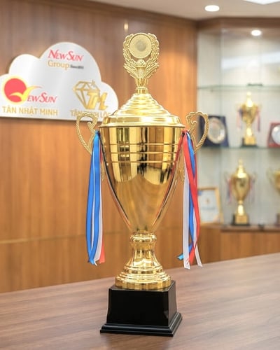 Cúp Thể Thao Kim Loại Cao Cấp - Mẫu Mới Nhập VIP Cao 70 cm