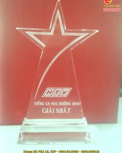 Cúp thủy tinh giá rẻ 12