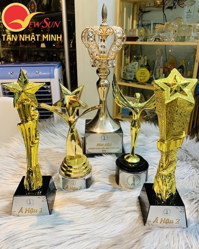 Cúp Vinh Danh Mẫu Đẹp Giá Rẻ Mới Nhất Năm