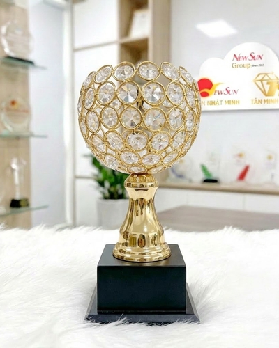 Cúp giải thưởng kim loại hạt lựu đẹp