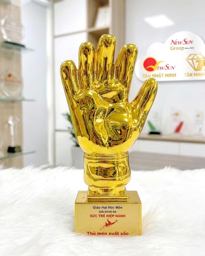 Cúp vinh danh lưu niệm mạ vàng Bàn tay vàng