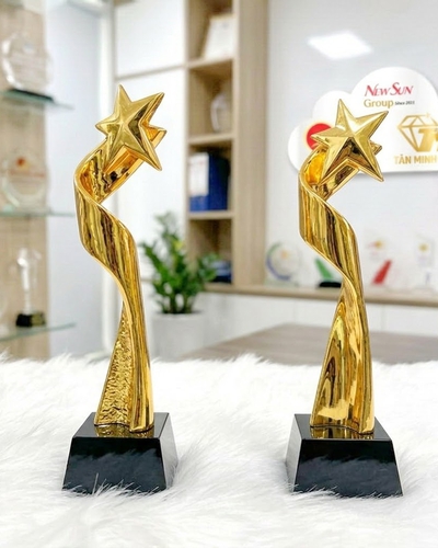 Cúp vinh danh, cúp lưu niệm mạ vàng 4