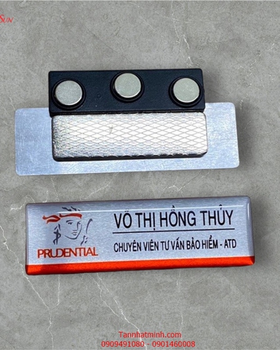 Đặt làm bảng tên nhân viên