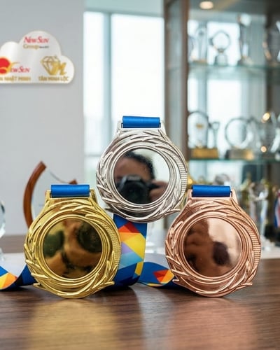 Huy chương giá rẻ thể thao Olympic hàng sẵn - Mẫu tròn vàng bạc đồng
