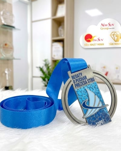 Xưởng Làm Huy Chương Theo Yêu Cầu - Huy Chương Cắt Theo Hình Logo