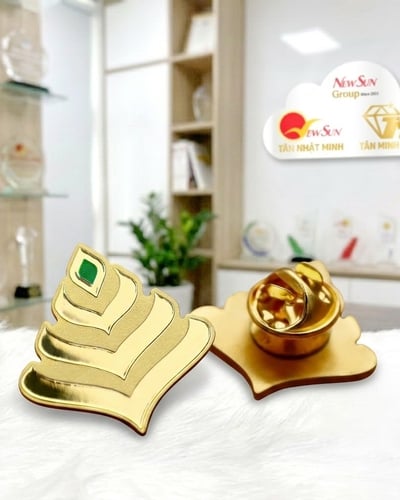In Huy Hiệu Cài Áo Theo Yêu Cầu - Đồng Khắc, Ăn Mòn Sơn Màu 6