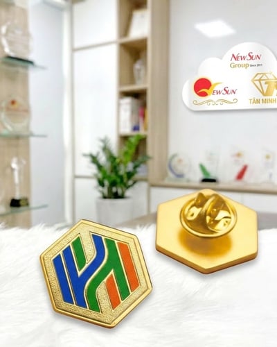 In Huy Hiệu Cài Áo Theo Yêu Cầu - Đồng Khắc, Ăn Mòn Sơn Màu 8