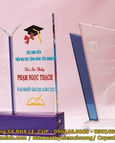 quà tặng pha lê, Kỷ niệm chương cao cấp, Giá  bán lẻ  -10