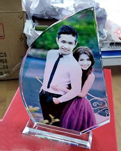 in Kỷ niệm chương, Pha lê in hình thuyền, quà tình yêu chất liệu thủy tinh