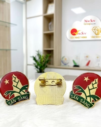 In Huy Hiệu Cài Áo Theo Yêu Cầu - Sản Xuất Tận Xưởng Huy Hiệu Đoàn