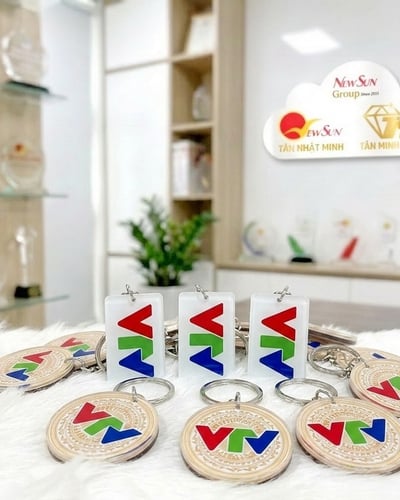 Xưởng Sản Xuất Móc Khóa Mica Theo Yêu Cầu - In Logo Giá Xưởng