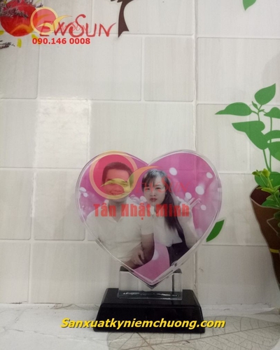 Pha lê in hình, trái tim đứng, chất liệu thủy tinh