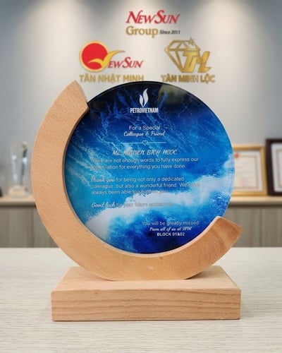 Kỷ niệm chương Pha lê Gỗ tròn